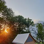 Luxusní stan Lieve Agriglamping Experience *